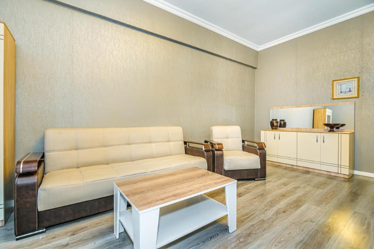 M Estate 1 Room Targovu Baku Exterior photo